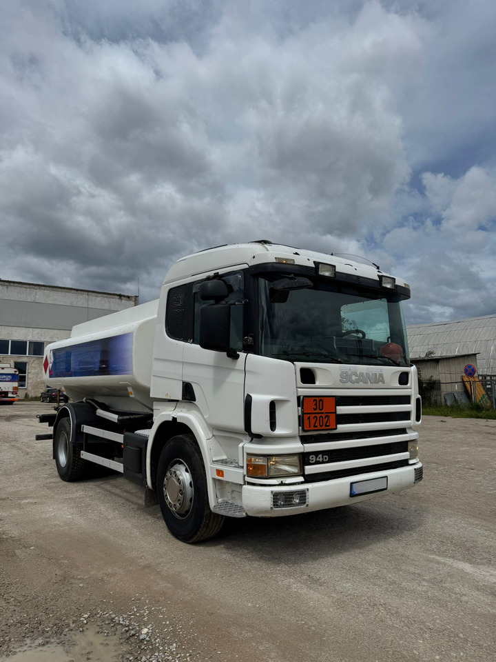 SCANIA P94 - Tank truck: picture 1 SCANIA P94 - Tank truck: picture 1