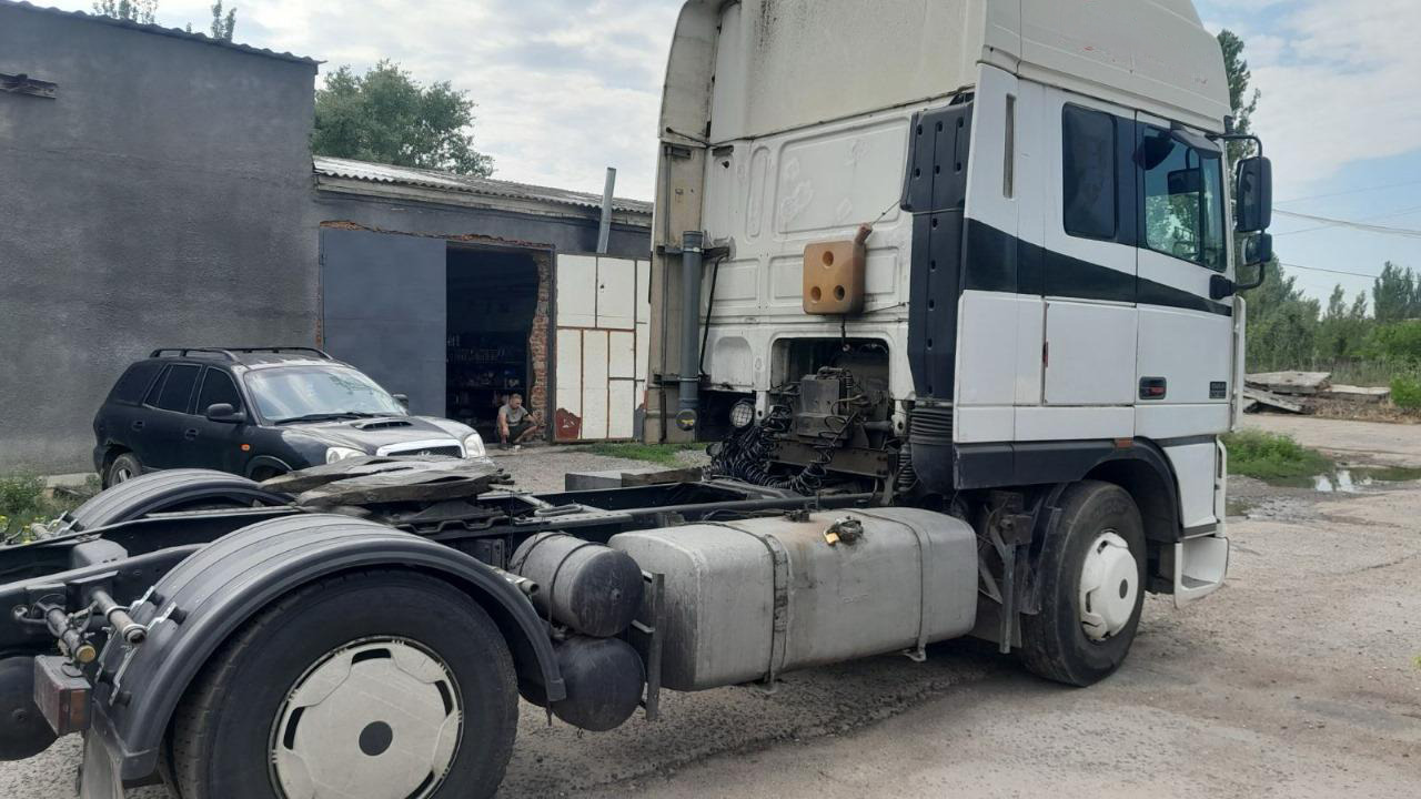 Tractor unit DAF 95XF430: picture 6