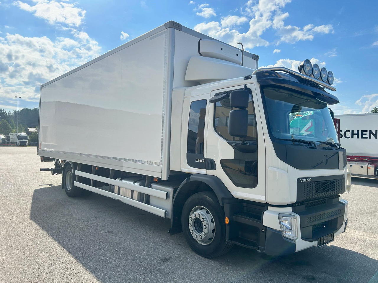 VOLVO FE280 - Box truck: picture 1 VOLVO FE280 - Box truck: picture 1