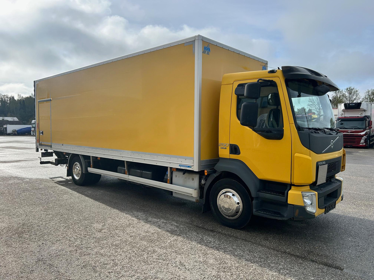 VOLVO FL250 - Box truck: picture 1 VOLVO FL250 - Box truck: picture 1