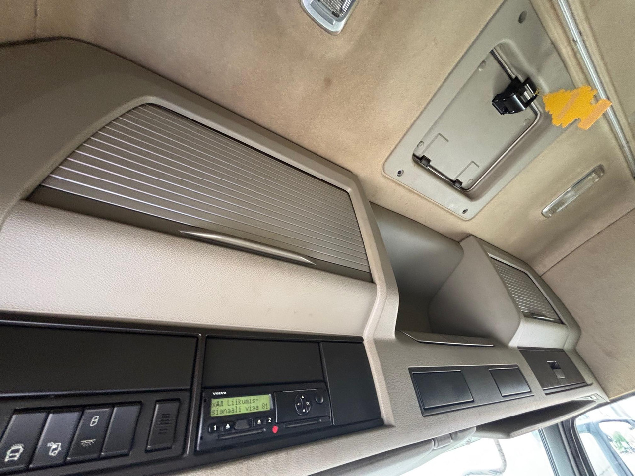 Box truck VOLVO FM330: picture 18
