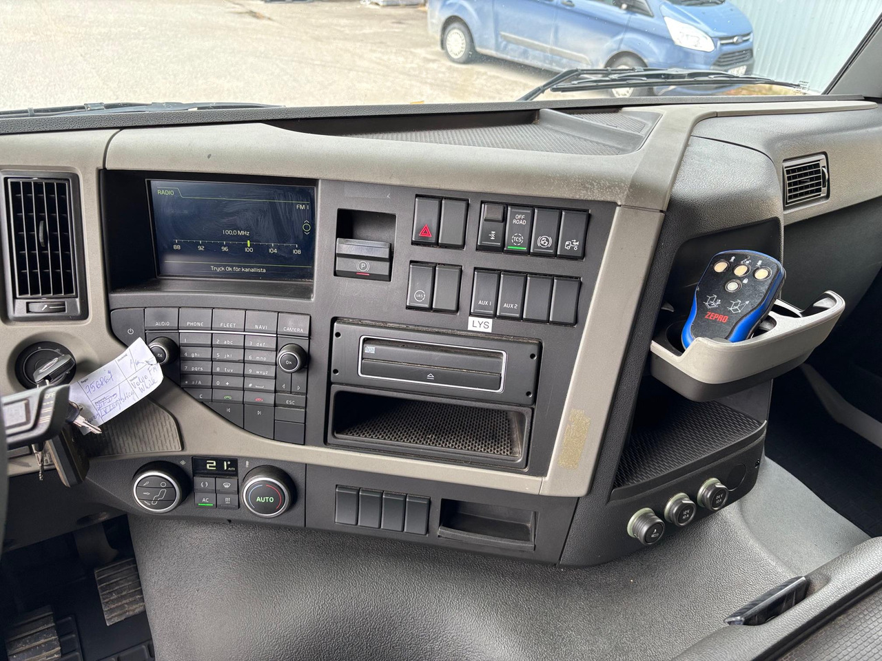 Box truck VOLVO FM330: picture 20