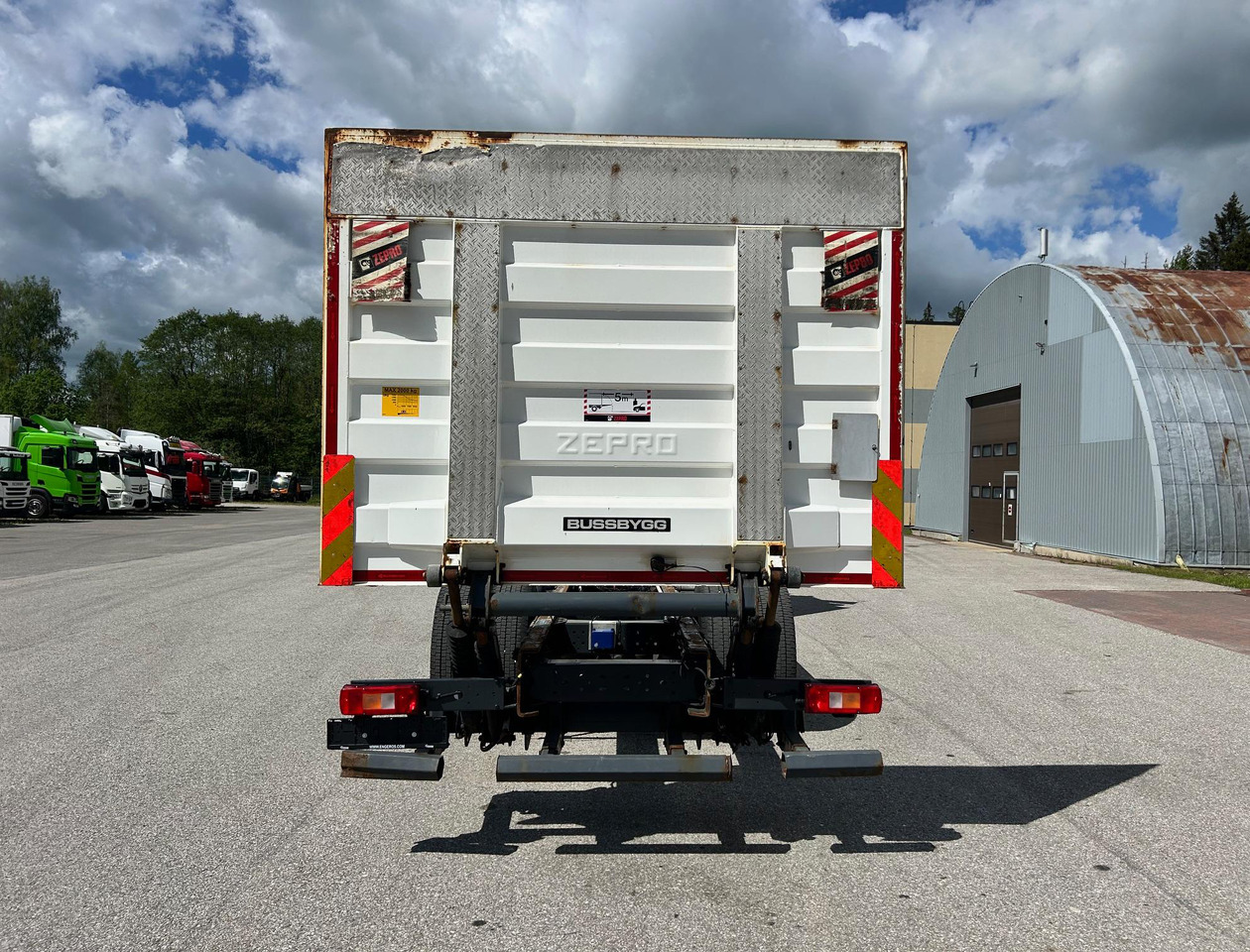 VOLVO FM330 - Cab chassis truck: picture 4 VOLVO FM330 - Cab chassis truck: picture 4