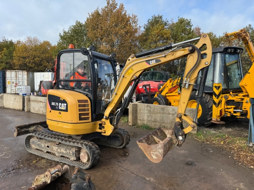 CAT 302.2 D - Mini excavator: picture 3 CAT 302.2 D - Mini excavator: picture 3