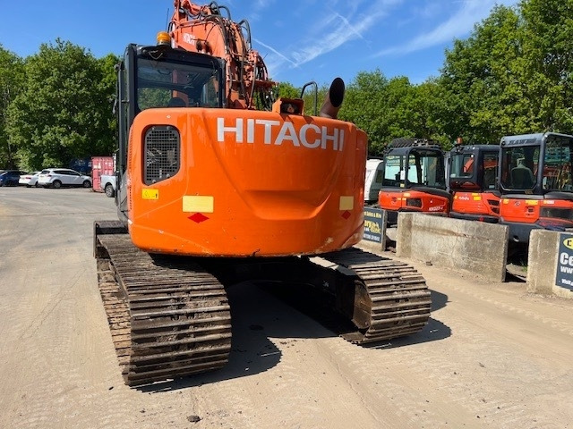 Crawler excavator Hitachi ZX 135 US 5-B: picture 8