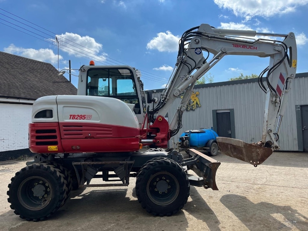 Takeuchi TB295W - Wheel excavator: picture 1 Takeuchi TB295W - Wheel excavator: picture 1