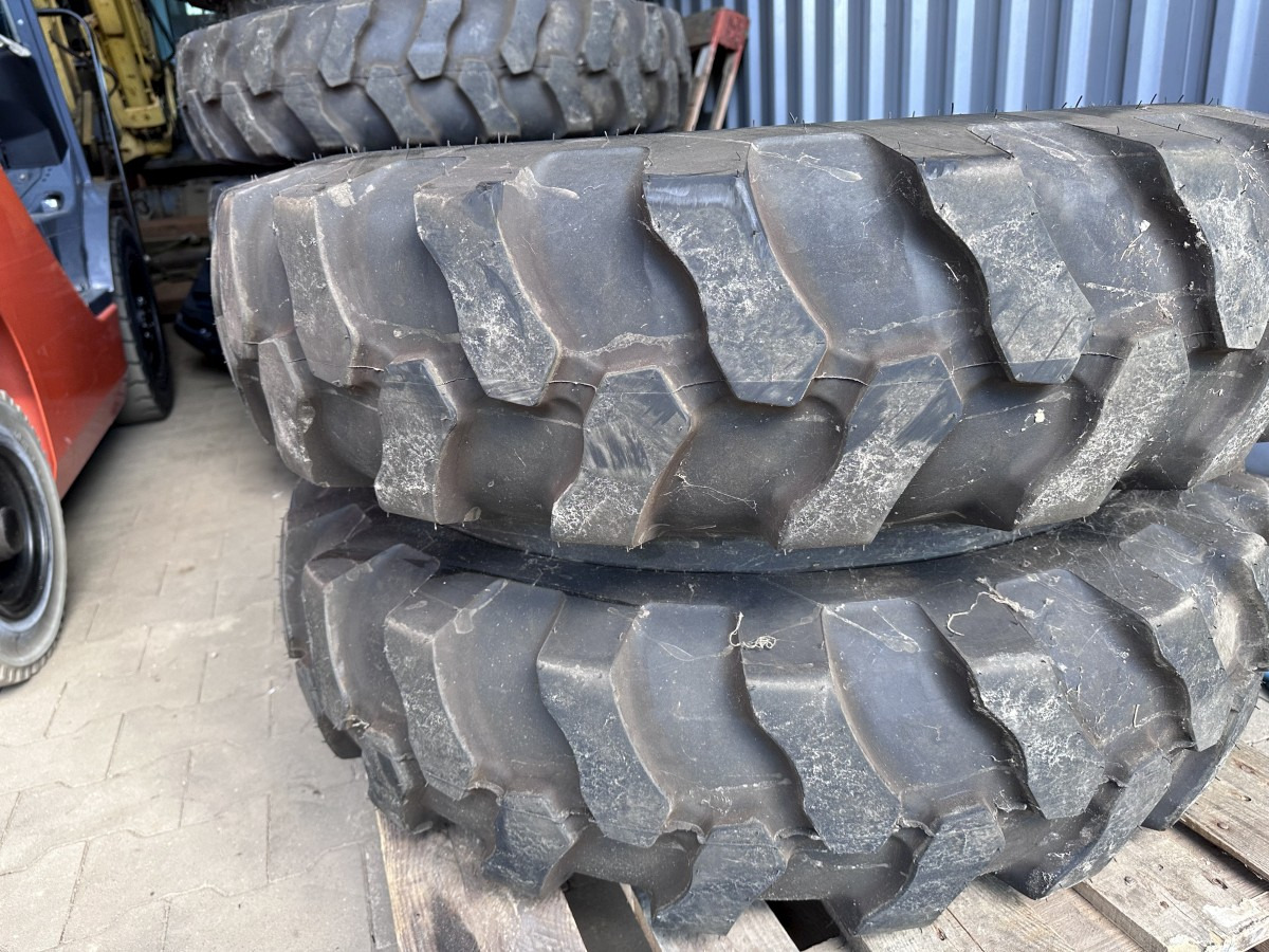 Apollo 10.00 - 20 Apollo Kompletträder - Complet tires on lease Apollo 10.00 - 20 Apollo Kompletträder - Complet tires: picture 6 Apollo 10.00 - 20 Apollo Kompletträder - Complet tires on lease Apollo 10.00 - 20 Apollo Kompletträder - Complet tires: picture 6