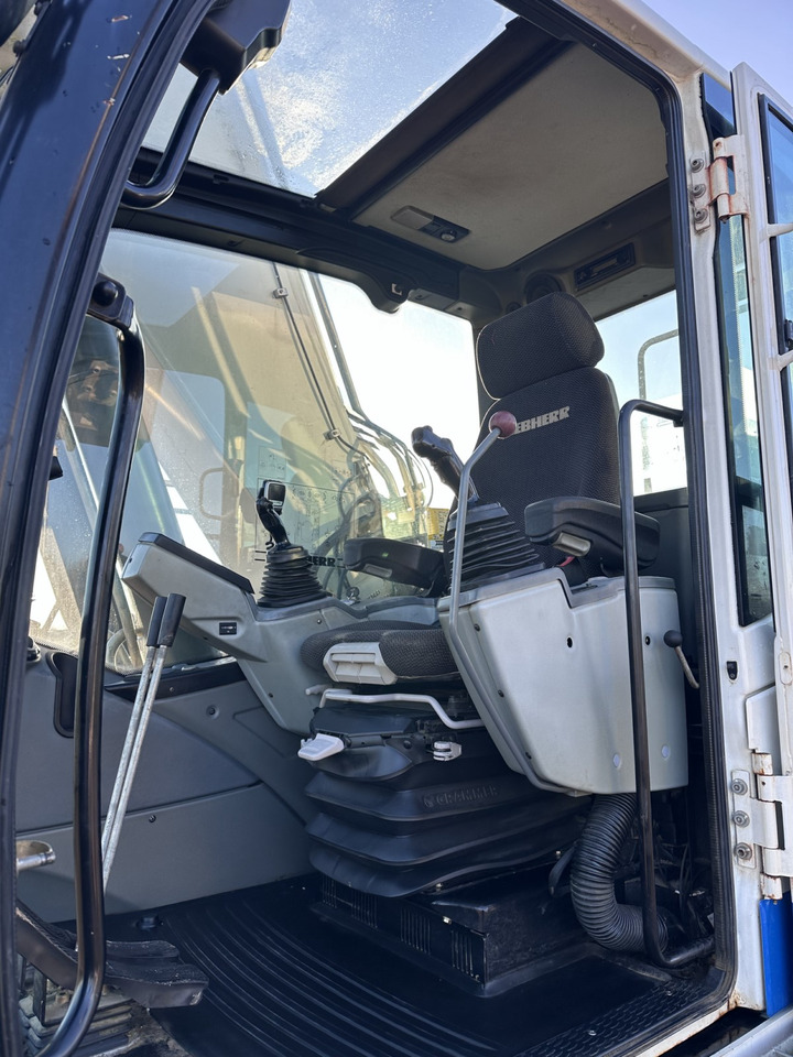 LIEBHERR R 924 LC Top Zustand !!! Kein 914- 916- 920- 926 - Crawler excavator: picture 4 LIEBHERR R 924 LC Top Zustand !!! Kein 914- 916- 920- 926 - Crawler excavator: picture 4