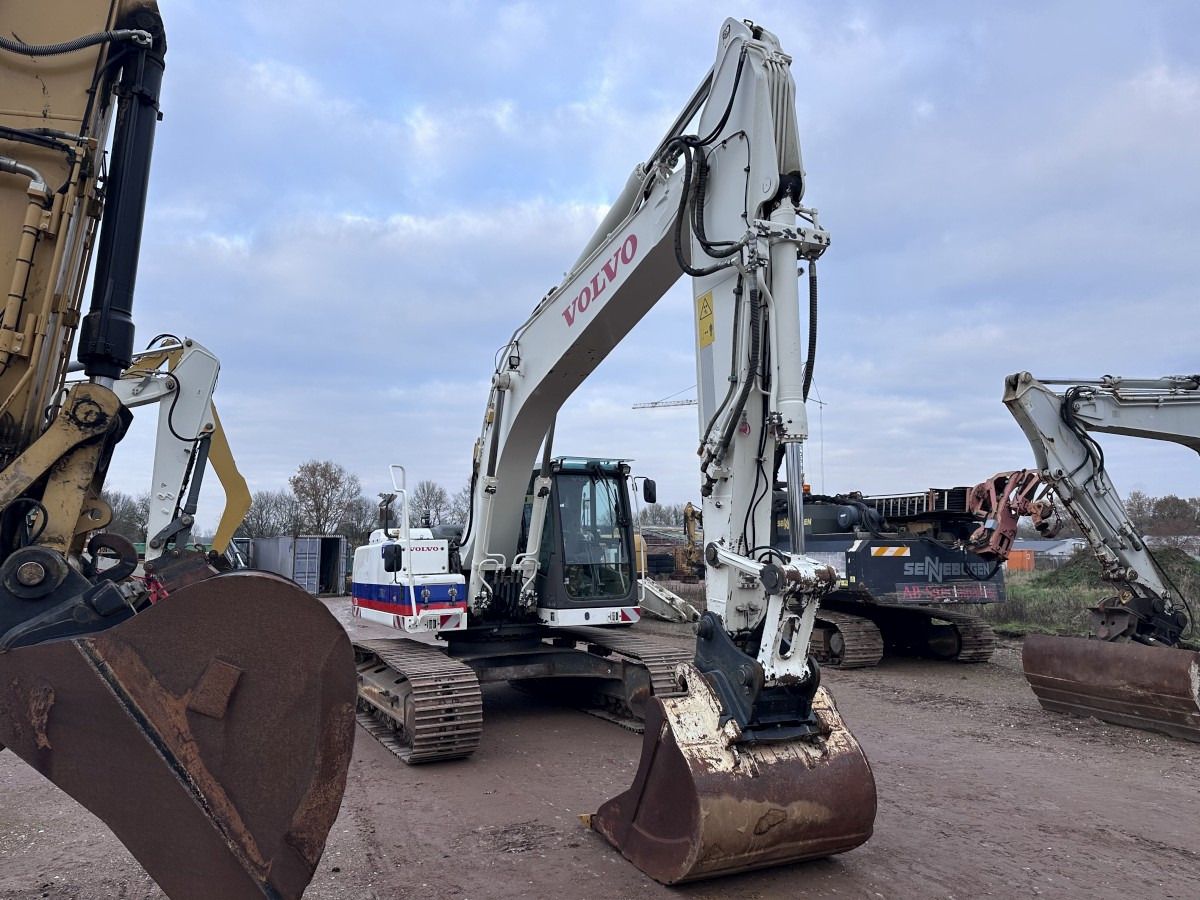 VOLVO EC 220 DL German machine! - Excavator: picture 4 VOLVO EC 220 DL German machine! - Excavator: picture 4