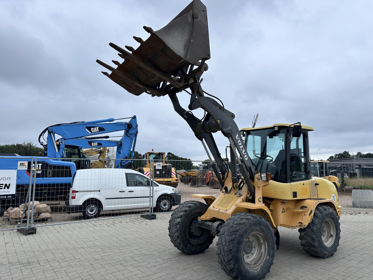Wheel loader VOLVO L 30 B PRO 3er Kreis Klappschaufel+Palettengabel: picture 23