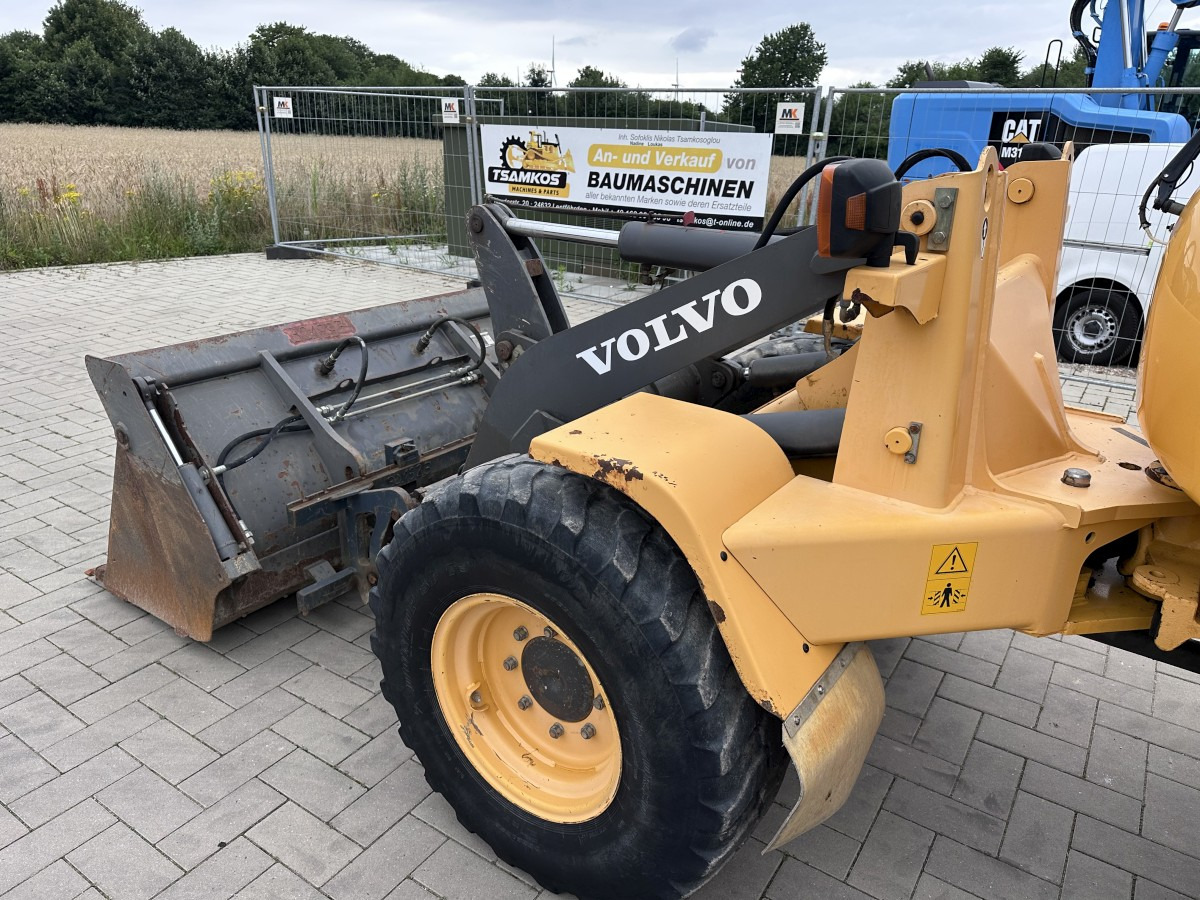 Wheel loader VOLVO L 30 B PRO 3er Kreis Klappschaufel+Palettengabel: picture 24