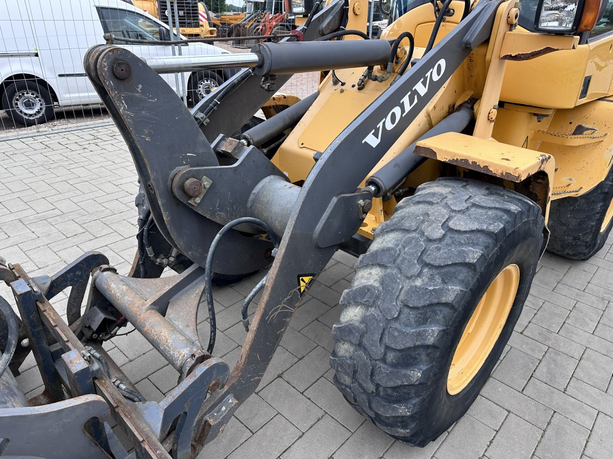 Wheel loader VOLVO L 30 B PRO 3er Kreis Klappschaufel+Palettengabel: picture 26