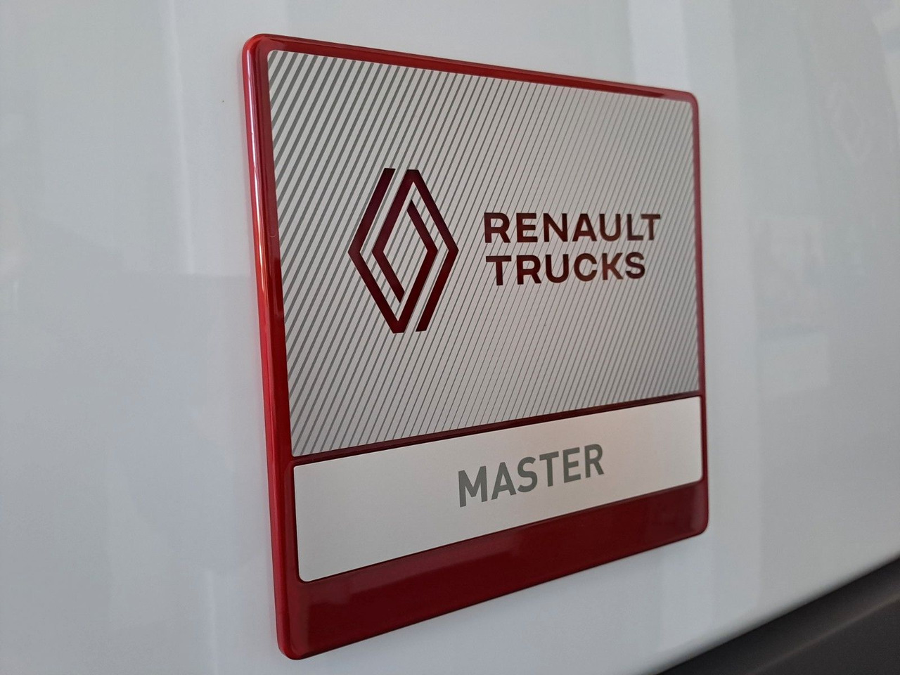 Panel van Renault Master L2H2 150 - NAV Klimaaut. Holzb. 270°: picture 13