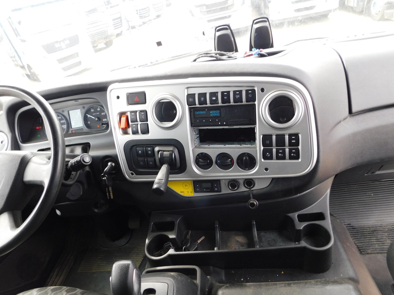 Tractor unit Ford 1848t 4x2 scab e6 12tx2620: picture 7