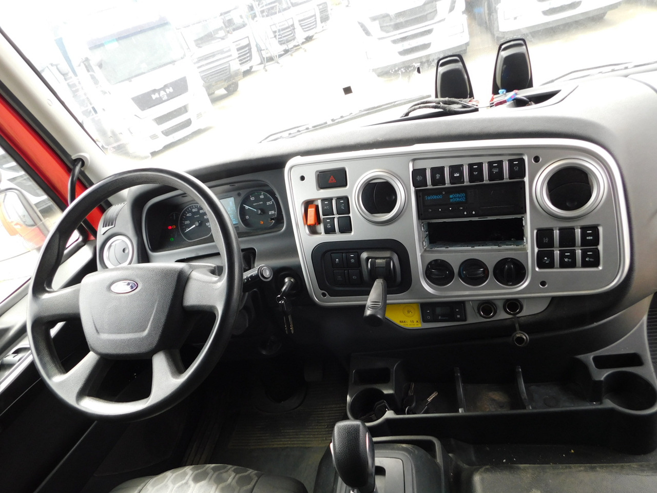 Tractor unit Ford 1848t 4x2 scab e6 12tx2620: picture 6