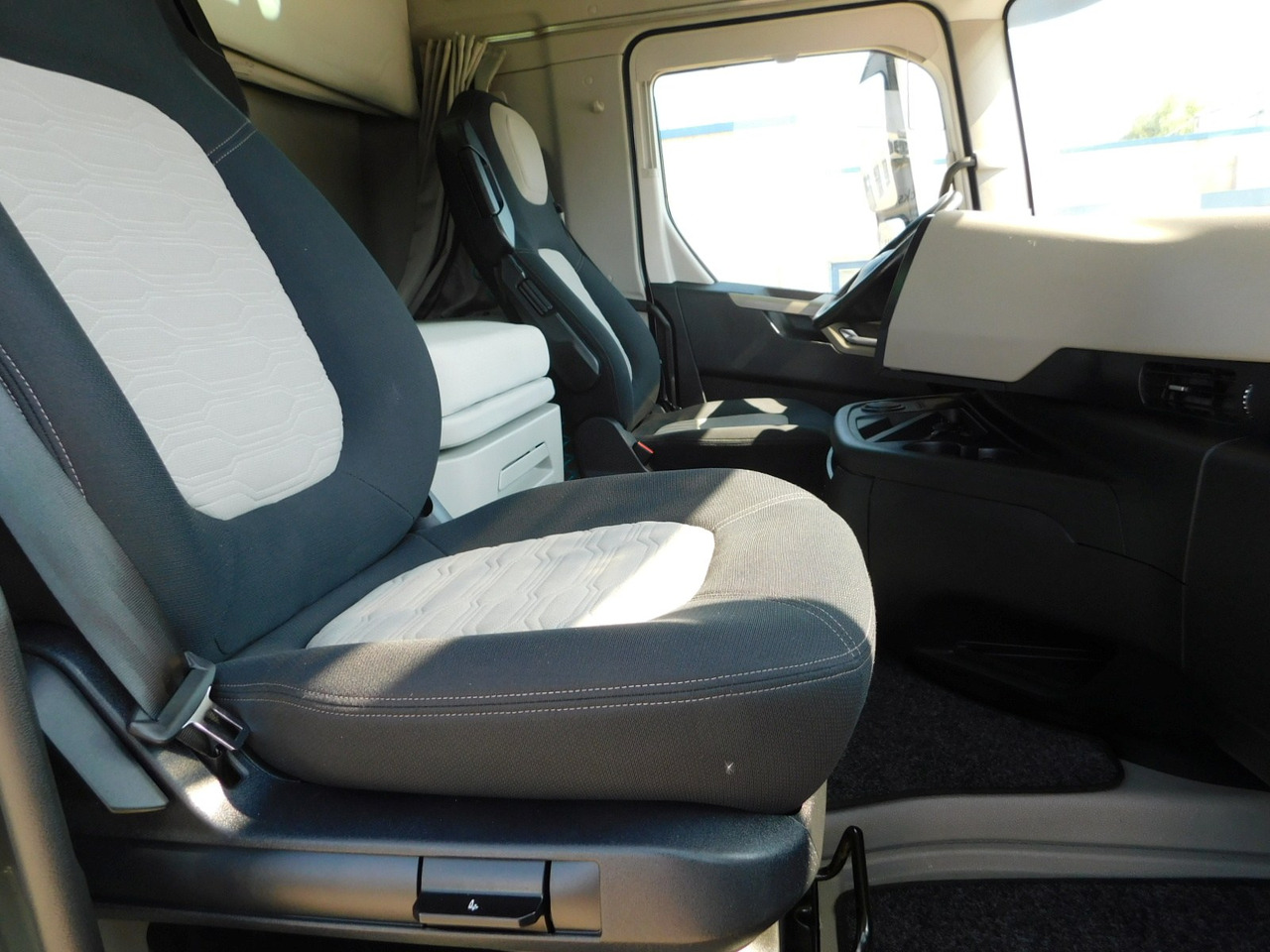 Ford F max 4x2 scab e6 12s2620 - Tractor unit: picture 5 Ford F max 4x2 scab e6 12s2620 - Tractor unit: picture 5