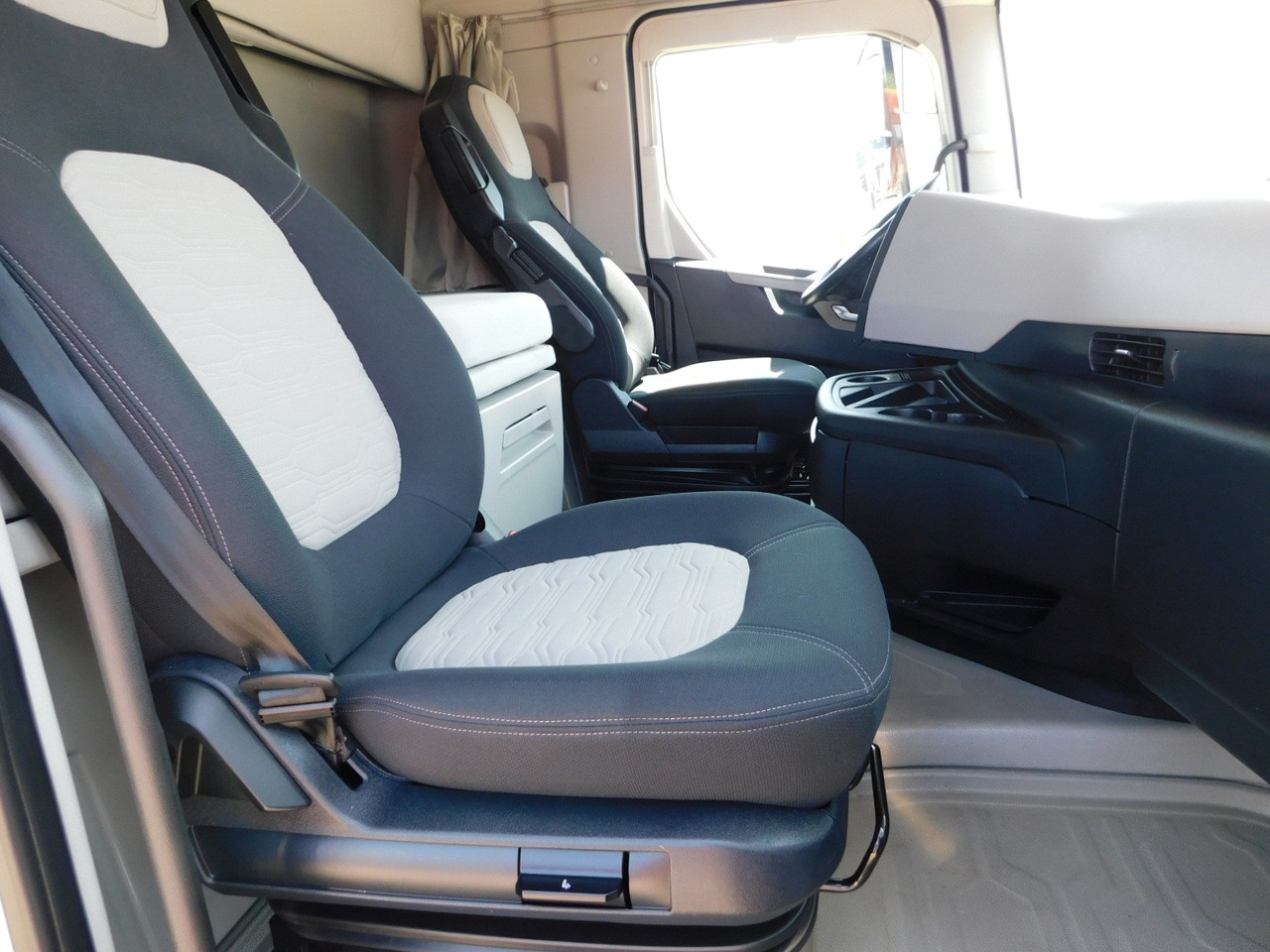 Ford F max ll 4x2 scab e6 12s2620 - Tractor unit: picture 5 Ford F max ll 4x2 scab e6 12s2620 - Tractor unit: picture 5