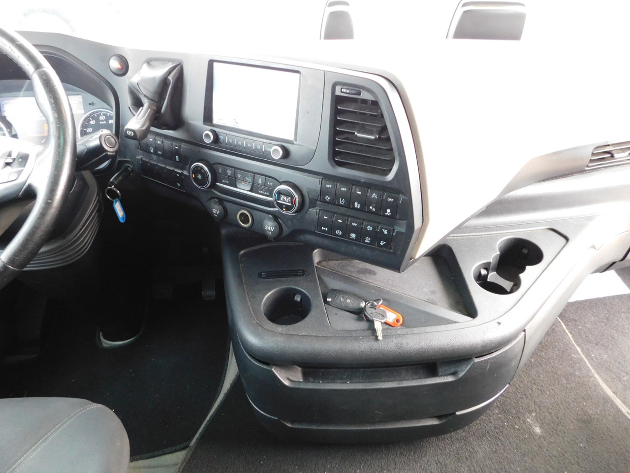 Tractor unit Ford F max ll 4x2 scab e6 12tx2620: picture 7