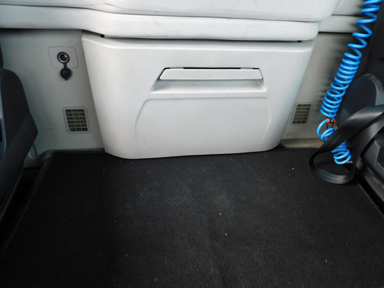 Tractor unit Ford F max ll 4x2 scab e6 12tx2620: picture 8