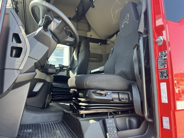 MAN TGX 26.470 6x2-4 LL - neu bereift Euro6 Intarder - Container transporter/ Swap body truck: picture 2 MAN TGX 26.470 6x2-4 LL - neu bereift Euro6 Intarder - Container transporter/ Swap body truck: picture 2