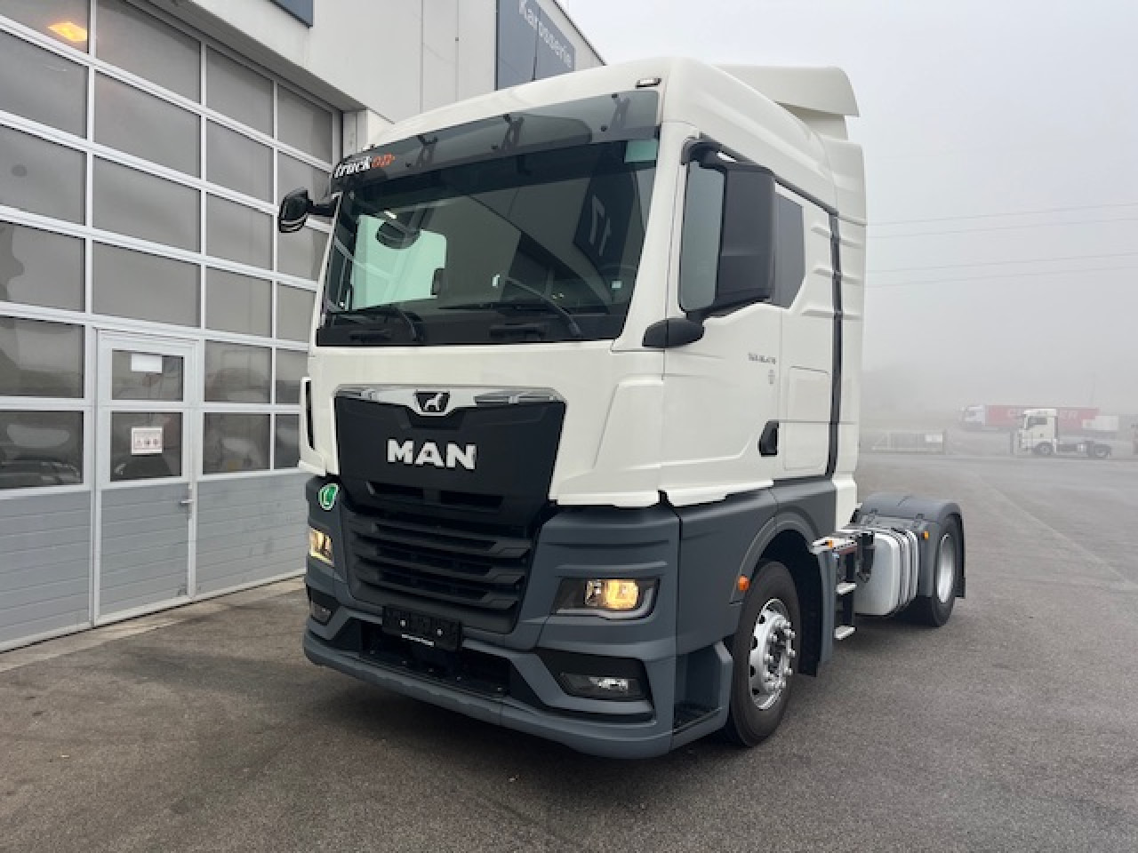 MAN TGX 18.470 4x2 BLS Euro6 Retarder Klima Luftfeder - Tractor unit: picture 1 MAN TGX 18.470 4x2 BLS Euro6 Retarder Klima Luftfeder - Tractor unit: picture 1