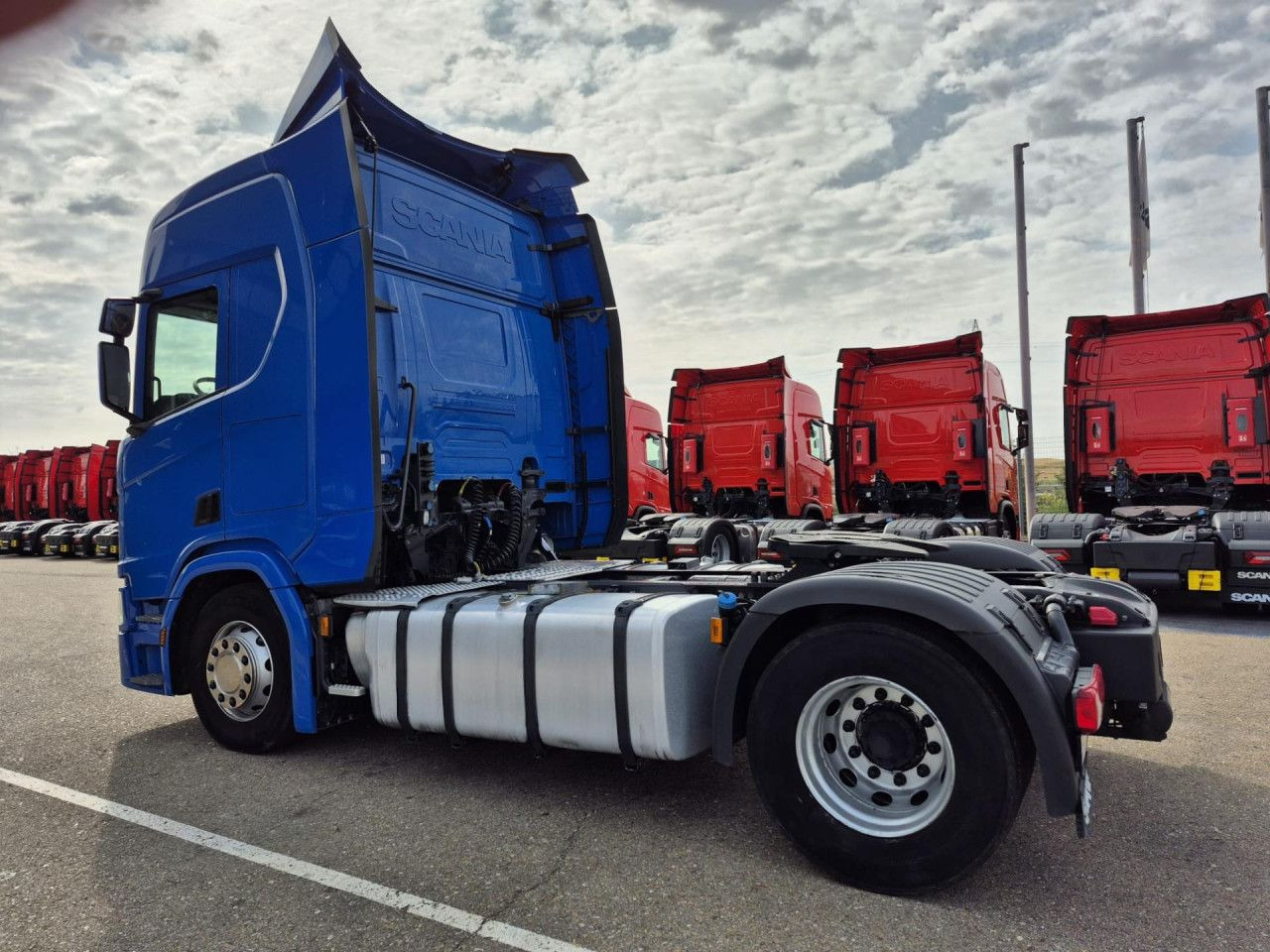 Scania R 450 - Tractor unit: picture 4 Scania R 450 - Tractor unit: picture 4
