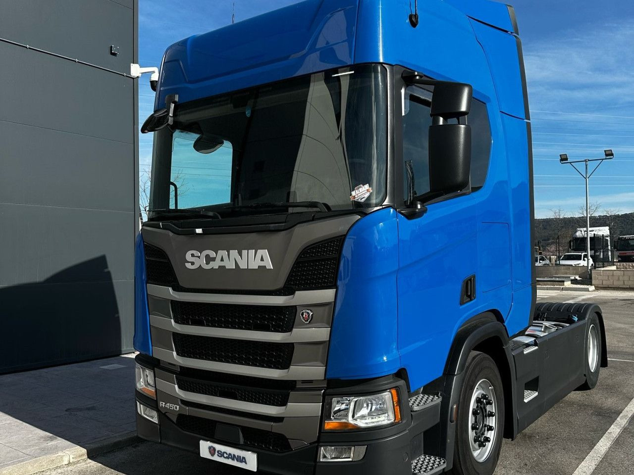 Scania R 450 - Tractor unit: picture 1 Scania R 450 - Tractor unit: picture 1