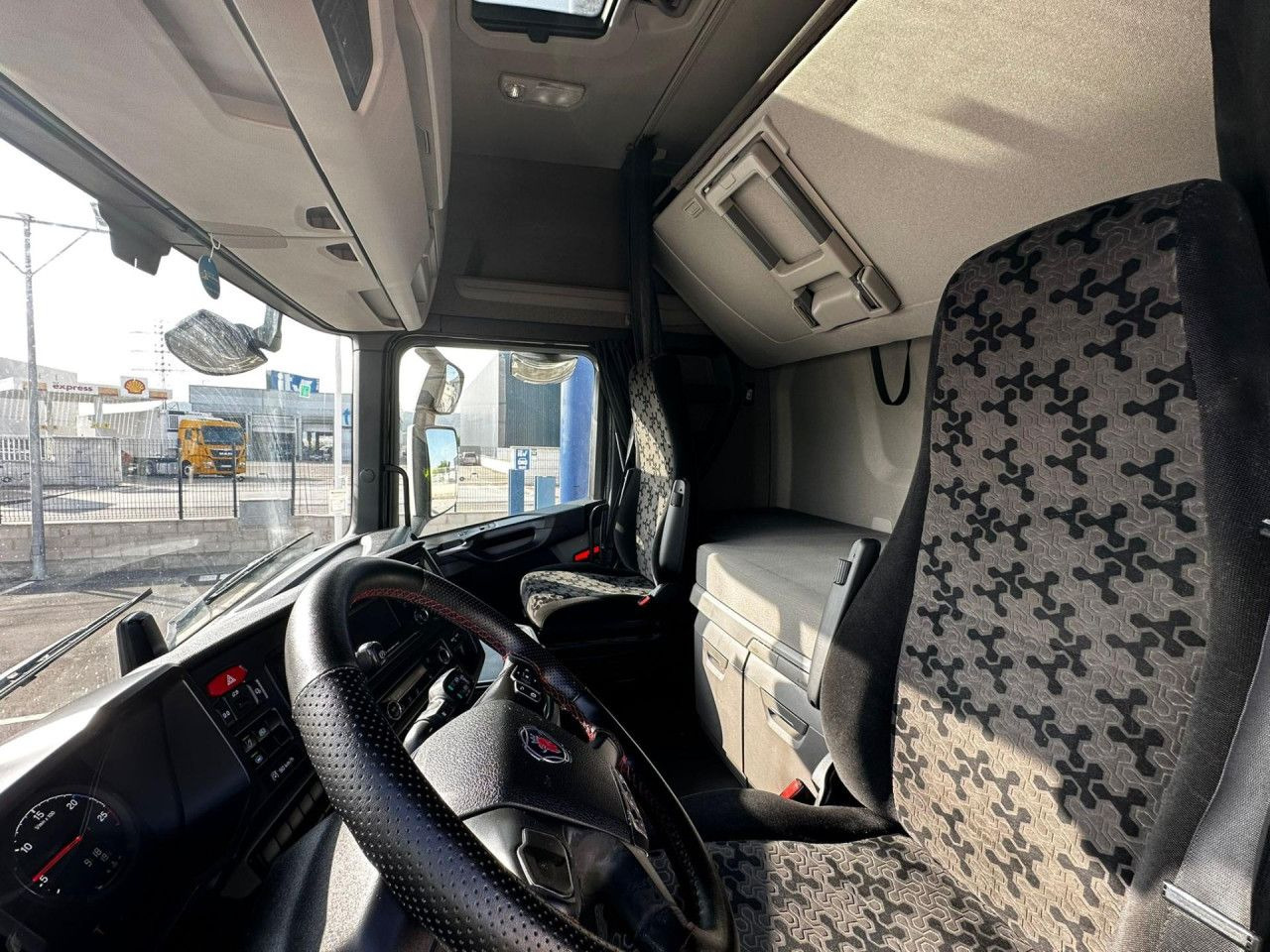 Scania S 450 - Tractor unit: picture 5 Scania S 450 - Tractor unit: picture 5
