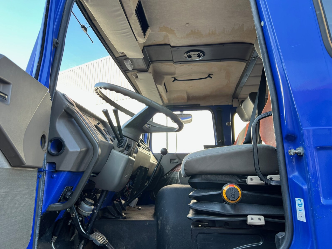 120-23 AW 4x4 Doka 120-23 AW 4x4 Doka, V8-Motor, Gerätewagen, Seilwinde - Dropside/ Flatbed truck: picture 5 120-23 AW 4x4 Doka 120-23 AW 4x4 Doka, V8-Motor, Gerätewagen, Seilwinde - Dropside/ Flatbed truck: picture 5