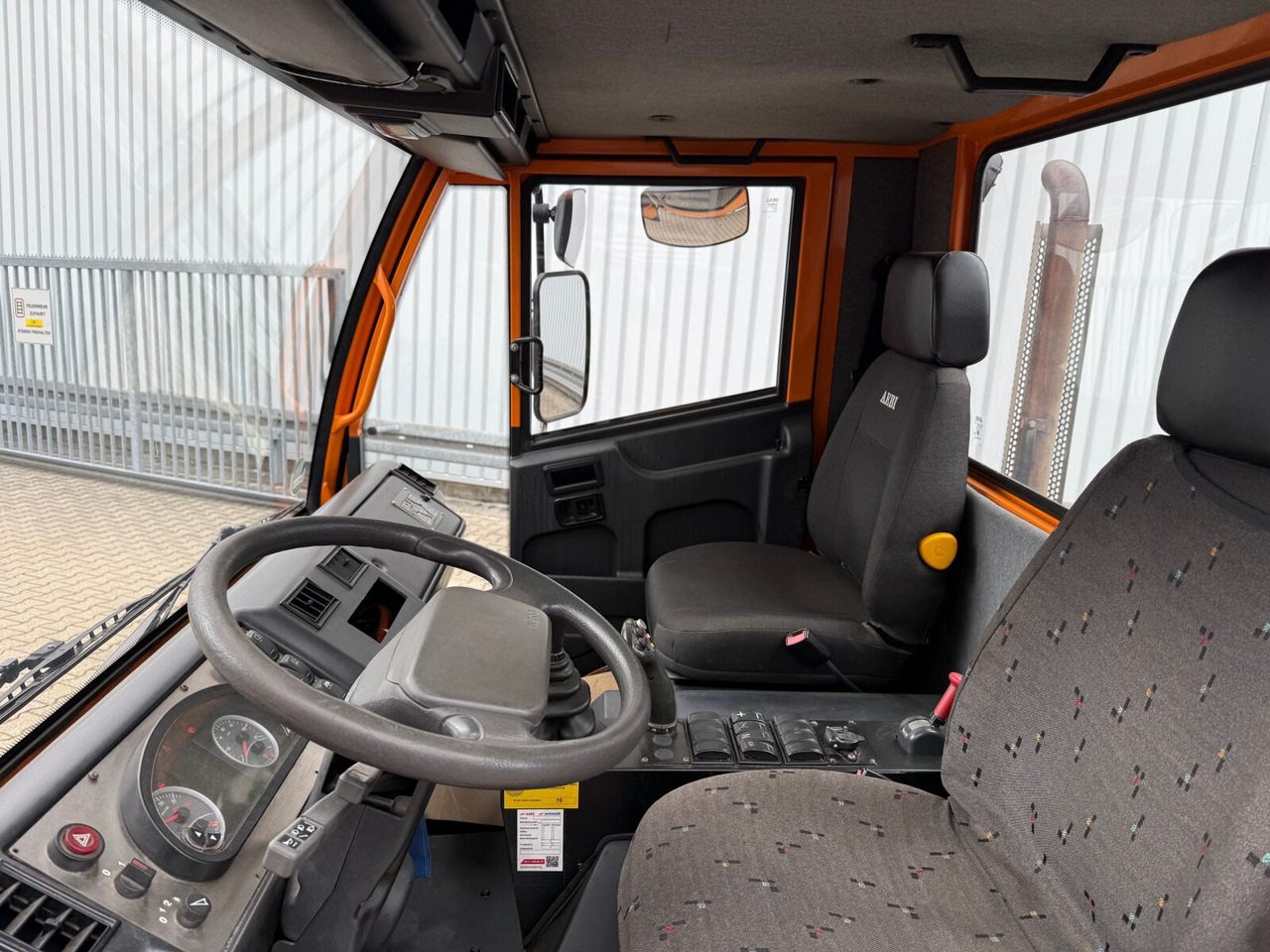 AEBI Schmidt MT750 4x4 AEBI Schmidt MT750 4x4, City-Abroller, Winterdienstausstattung, 2x AHK - Hook lift truck: picture 3 AEBI Schmidt MT750 4x4 AEBI Schmidt MT750 4x4, City-Abroller, Winterdienstausstattung, 2x AHK - Hook lift truck: picture 3