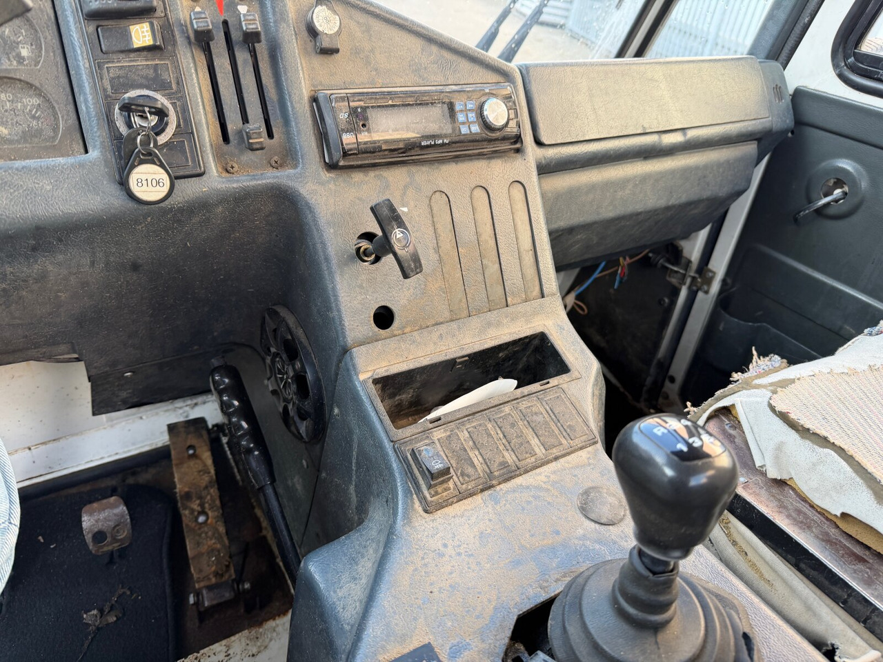 Andere M26 R 4x2 M26 R 4x2, City Tele-Absetzer - Skip loader truck: picture 4 Andere M26 R 4x2 M26 R 4x2, City Tele-Absetzer - Skip loader truck: picture 4