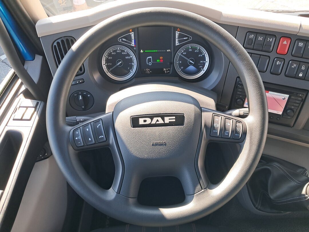 DAF LF 290 FA 4x2 LF 290 FA 4x2, Nebenantrieb, Navi on lease DAF LF 290 FA 4x2 LF 290 FA 4x2, Nebenantrieb, Navi: picture 9