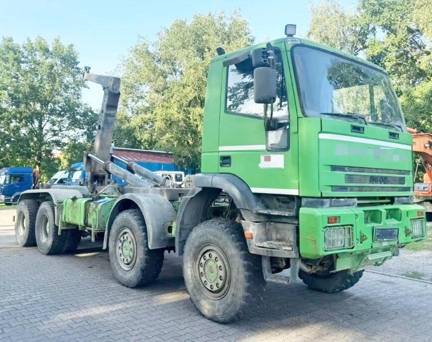 Euro Tech 410EH42 8x8 Euro Tech 410EH42 8x8, Abrollkipper - Hook lift truck: picture 1 Euro Tech 410EH42 8x8 Euro Tech 410EH42 8x8, Abrollkipper - Hook lift truck: picture 1