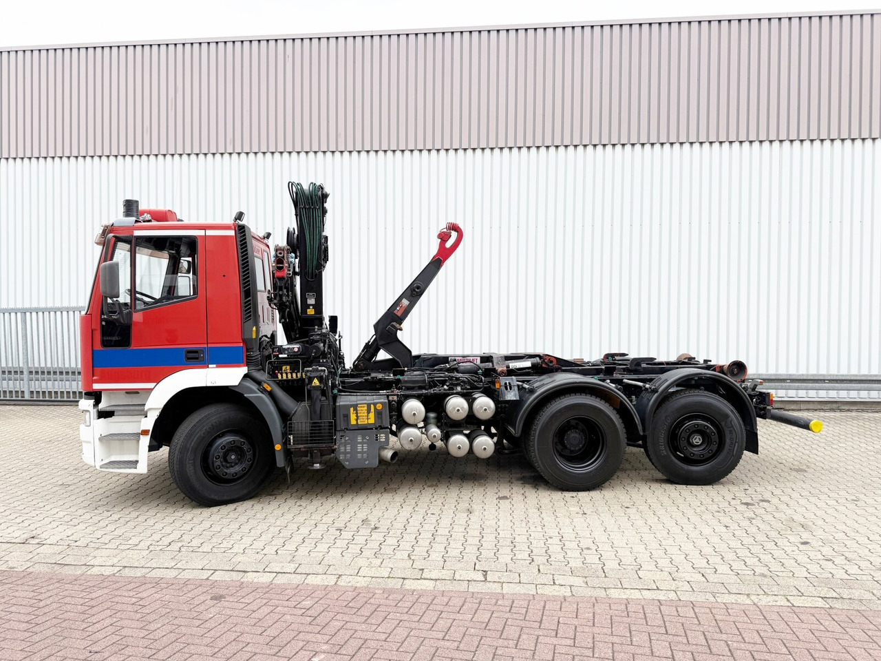 EuroTech 240E38 6x2-4 EuroTech 240E38 6x2-4, Lift-/Lenkachse, Seilwinde, Kran Hiab 100 - Hook lift truck, Crane truck: picture 1 EuroTech 240E38 6x2-4 EuroTech 240E38 6x2-4, Lift-/Lenkachse, Seilwinde, Kran Hiab 100 - Hook lift truck, Crane truck: picture 1