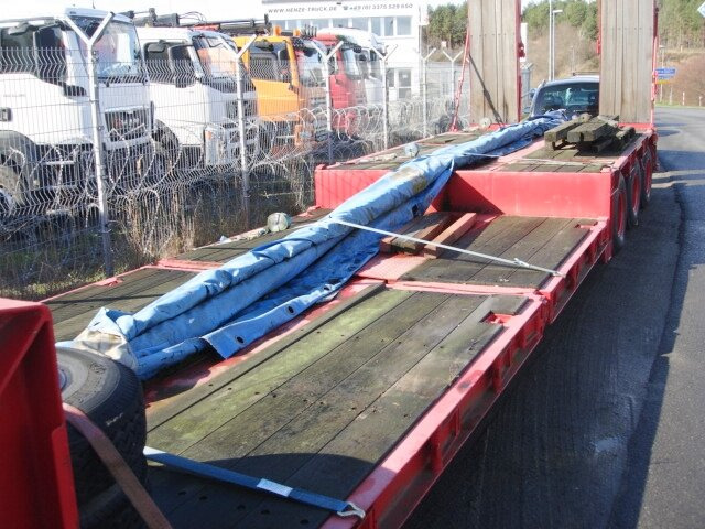 Goldhofer STZ -TL3-32/80 Goldhofer STZ-TL3-32/80 Nutzlast: 35 to., 5,85 m Tiefbett - Low loader semi-trailer: picture 3 Goldhofer STZ -TL3-32/80 Goldhofer STZ-TL3-32/80 Nutzlast: 35 to., 5,85 m Tiefbett - Low loader semi-trailer: picture 3