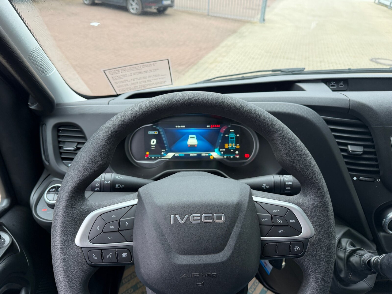 Iveco Daily 72C18H/P DK 4x2 Daily 72C18H/P DK 4x2, Nebenantrieb - Cab chassis truck: picture 3 Iveco Daily 72C18H/P DK 4x2 Daily 72C18H/P DK 4x2, Nebenantrieb - Cab chassis truck: picture 3