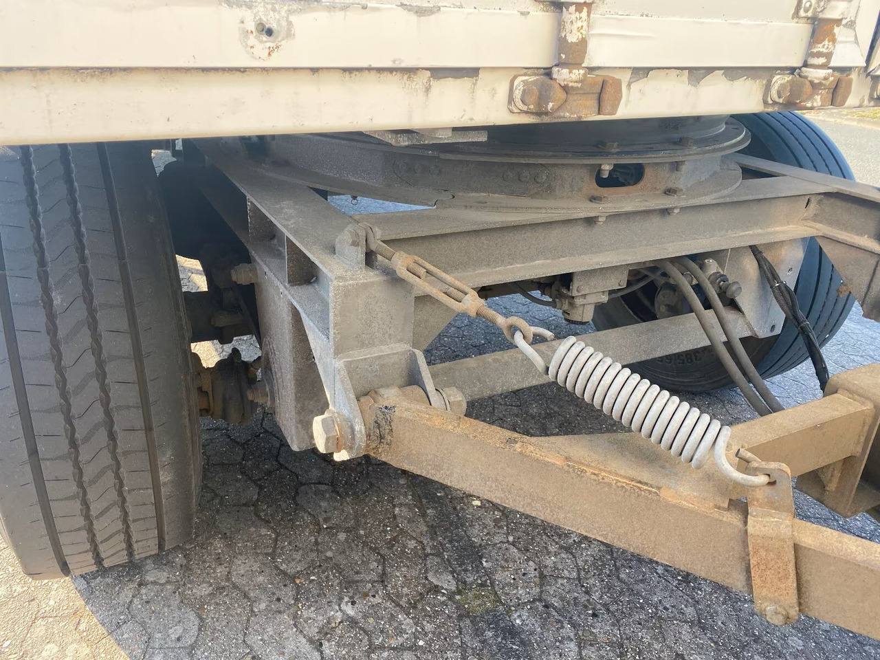 Kofferanhänger mit LBW Kofferanhänger mit LBW, Durchladesystem - Closed box trailer: picture 5 Kofferanhänger mit LBW Kofferanhänger mit LBW, Durchladesystem - Closed box trailer: picture 5