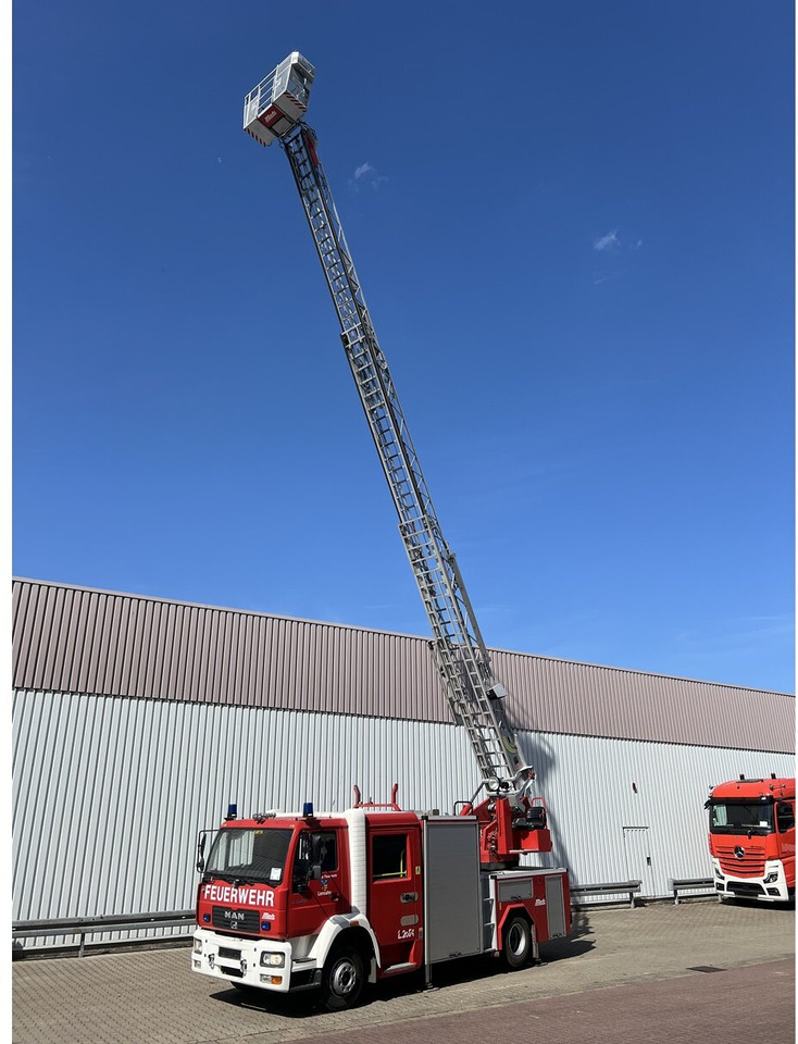 MAN LE 15.255 4x2 LLC Doka, Metz DLA-K 12/9 Drehleiter LE 15.255 4x2 LLC Doka, Metz DLA-K 12/9 Feuerwehr Drehleiter - Ambulance: picture 1 MAN LE 15.255 4x2 LLC Doka, Metz DLA-K 12/9 Drehleiter LE 15.255 4x2 LLC Doka, Metz DLA-K 12/9 Feuerwehr Drehleiter - Ambulance: picture 1