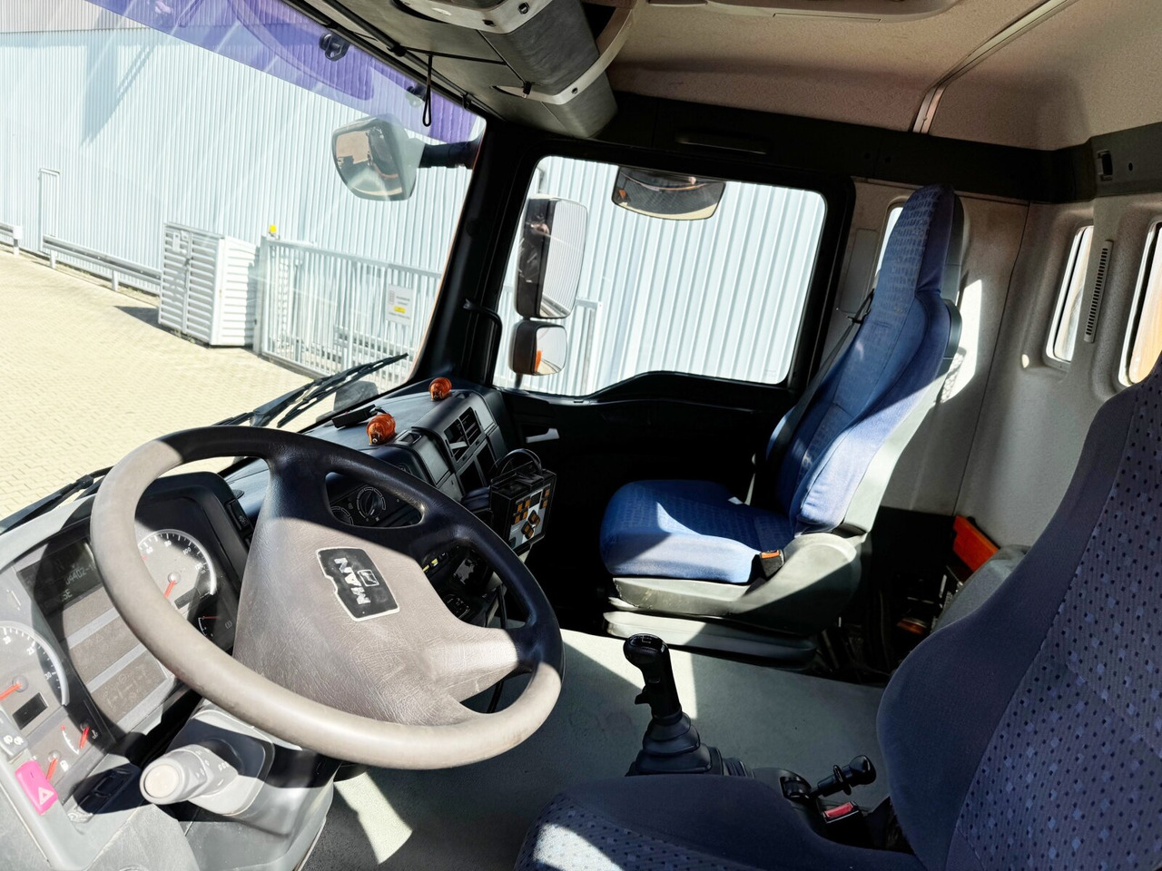 MAN TGA 18.310 4x4 BL TGA 18.310 4x4 BL, Winterdienstausstattung - Tipper, Crane truck: picture 4 MAN TGA 18.310 4x4 BL TGA 18.310 4x4 BL, Winterdienstausstattung - Tipper, Crane truck: picture 4