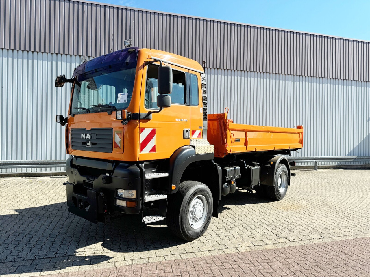 MAN TGA 18.310 4x4 BL TGA 18.310 4x4 BL, Winterdienstausstattung - Tipper, Crane truck: picture 1 MAN TGA 18.310 4x4 BL TGA 18.310 4x4 BL, Winterdienstausstattung - Tipper, Crane truck: picture 1