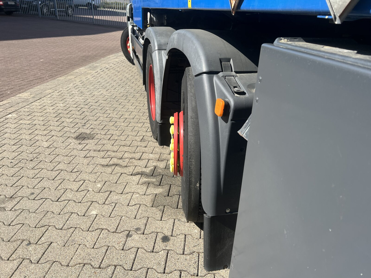 Tank truck MAN TGA 26.400 6x2-4 BL TGA 26.400 6x2-4 BL, A1, Lenk-/Liftachse, ADR, Kässbohrer Tank ca. 20.820l, 3 Kammern: picture 12