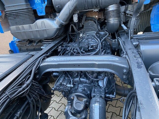 Cab chassis truck MAN TGA 26.480 6x4 FDLK TGA 26.480 6x4 FDLK, Winterdienstausstattung: picture 13 Cab chassis truck MAN TGA 26.480 6x4 FDLK TGA 26.480 6x4 FDLK, Winterdienstausstattung: picture 13