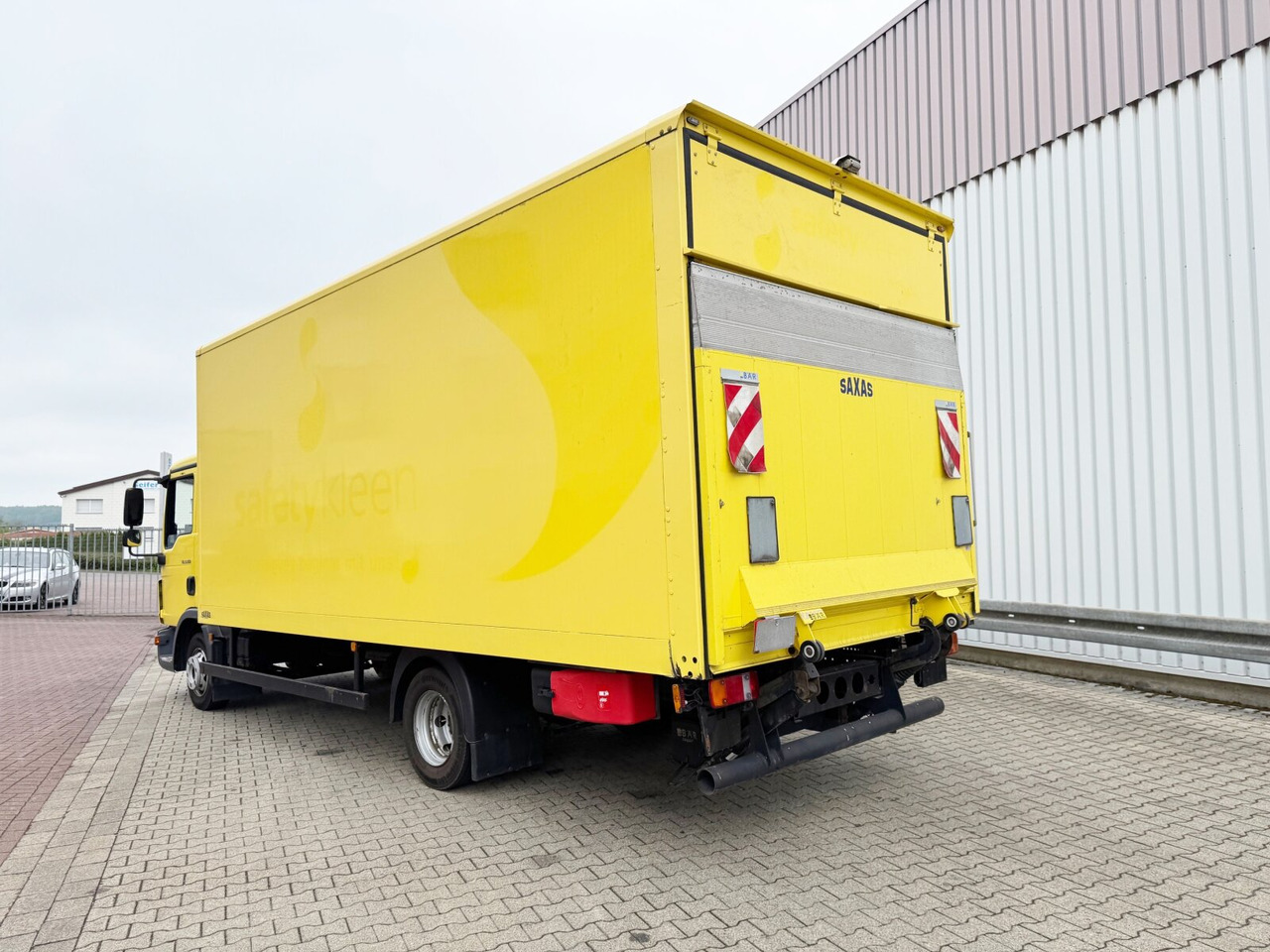 MAN TGL 8.150 4x2 BB TGL 8.150 4x2 BB mit LBW BÄR - Box truck: picture 3 MAN TGL 8.150 4x2 BB TGL 8.150 4x2 BB mit LBW BÄR - Box truck: picture 3