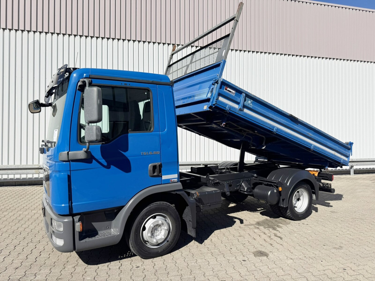MAN TGL 8.180 4X2 BB TGL 8.180 4X2 BB, Meiller Kipper, 2x AHK - Tipper: picture 1 MAN TGL 8.180 4X2 BB TGL 8.180 4X2 BB, Meiller Kipper, 2x AHK - Tipper: picture 1