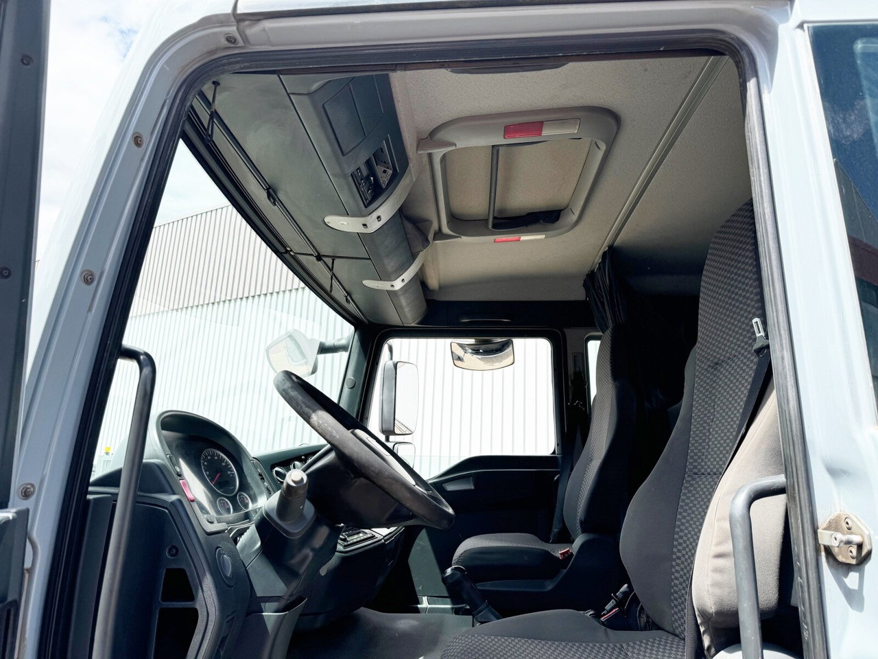 MAN TGL 8.180 4x2 BB Doka TGL 8.180 4x2 BB Doka, 2x AHK - Tipper: picture 2 MAN TGL 8.180 4x2 BB Doka TGL 8.180 4x2 BB Doka, 2x AHK - Tipper: picture 2