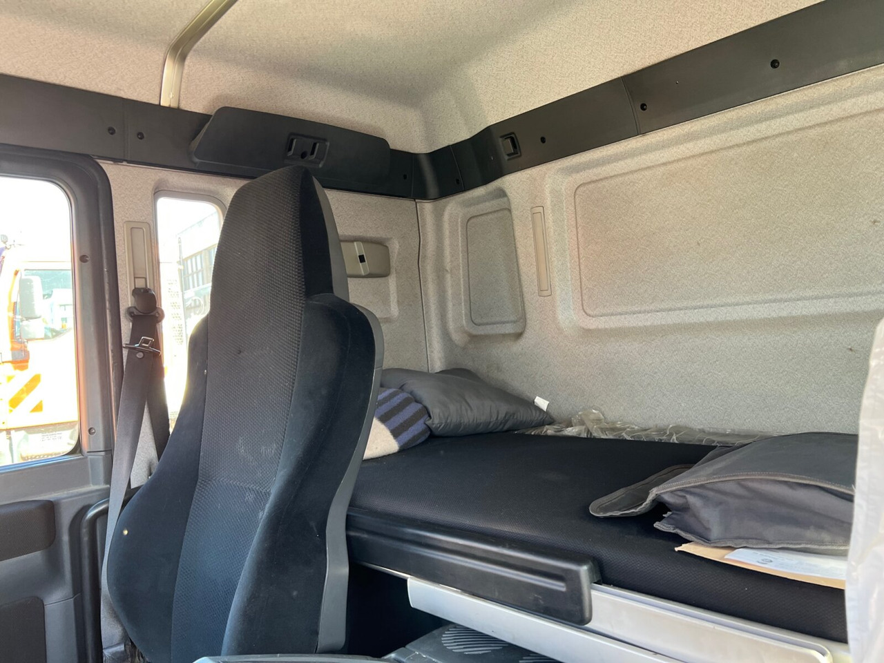 Refrigerator truck MAN TGM 18.290 4X2 LL TGM 18.290 4X2 LL, Tiefkühlkoffer, Thermoking, unterfaltbare MBB LBW: picture 7