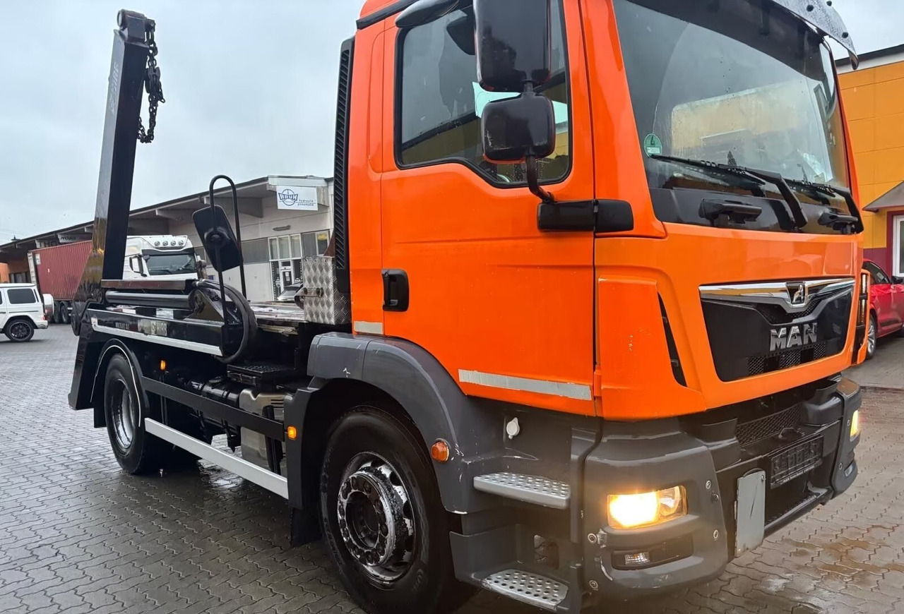 MAN TGM 18.290 4x2 BB TGM 18.290 4x2 BB, Tele-Absetzer - Skip loader truck: picture 3 MAN TGM 18.290 4x2 BB TGM 18.290 4x2 BB, Tele-Absetzer - Skip loader truck: picture 3