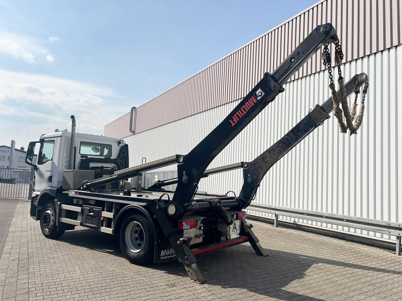 Skip loader truck MAN TGM 18.320 4x2 BL TGM 18.320 4x2 BL, Hiab Tele-Absetzanlage, Funk: picture 9