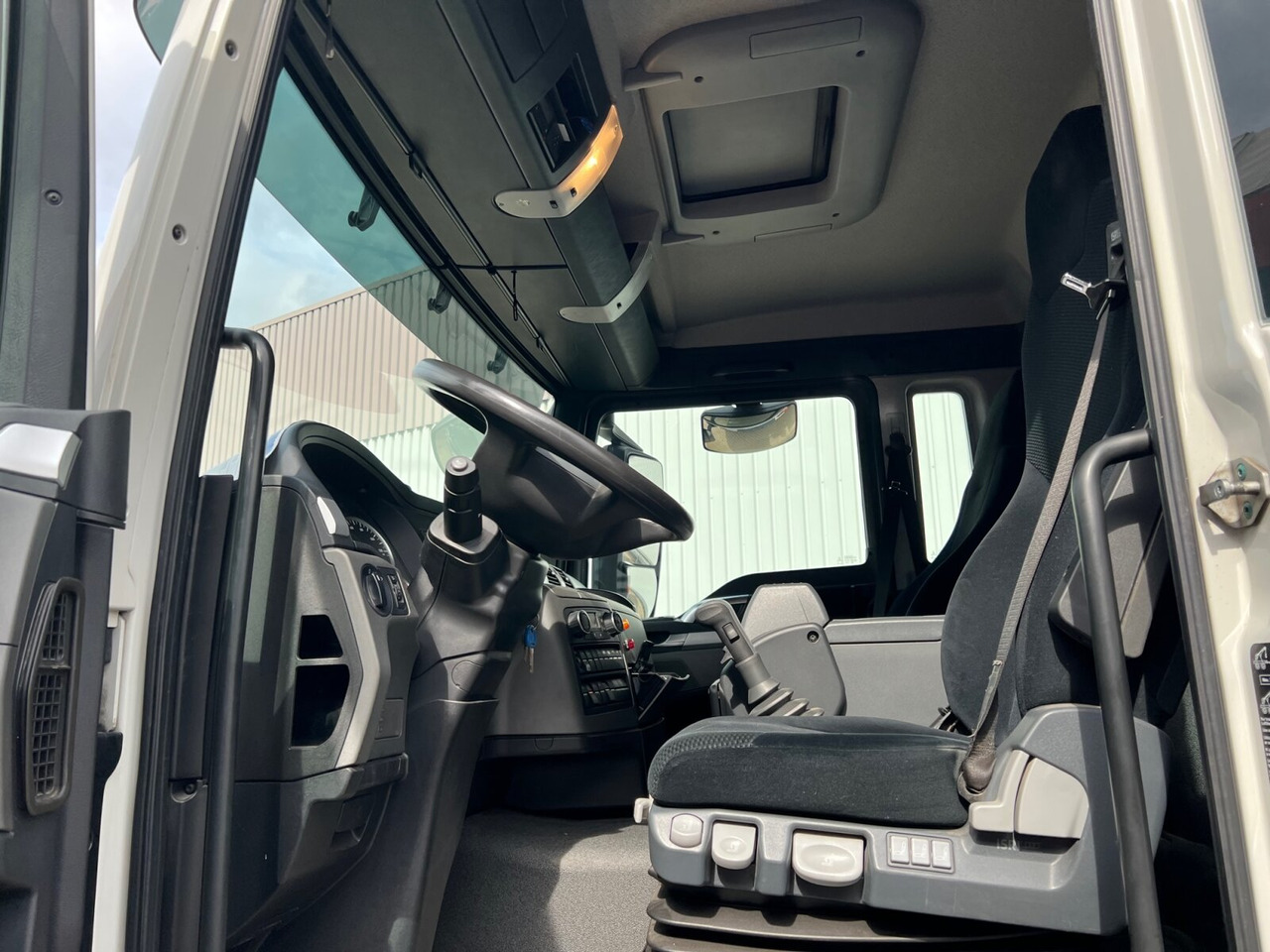 MAN TGS 26.360/400 6x2-4 BL TGS 26.360/400 6x2-4 BL, Lenk-/Lift, Kran Atlas AK 206.3E A5, Funk - Crane truck, Dropside/ Flatbed truck: picture 2 MAN TGS 26.360/400 6x2-4 BL TGS 26.360/400 6x2-4 BL, Lenk-/Lift, Kran Atlas AK 206.3E A5, Funk - Crane truck, Dropside/ Flatbed truck: picture 2