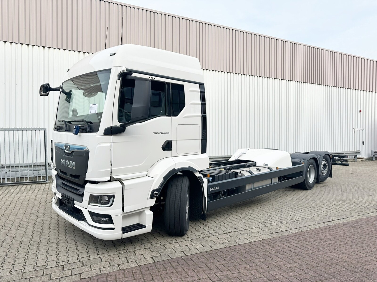 MAN TGS 26.480 6x2-4 LL TGS 26.480 6x2-4 LL, Retarder, Lenk-/Liftachse, Standklima - Cab chassis truck: picture 1 MAN TGS 26.480 6x2-4 LL TGS 26.480 6x2-4 LL, Retarder, Lenk-/Liftachse, Standklima - Cab chassis truck: picture 1